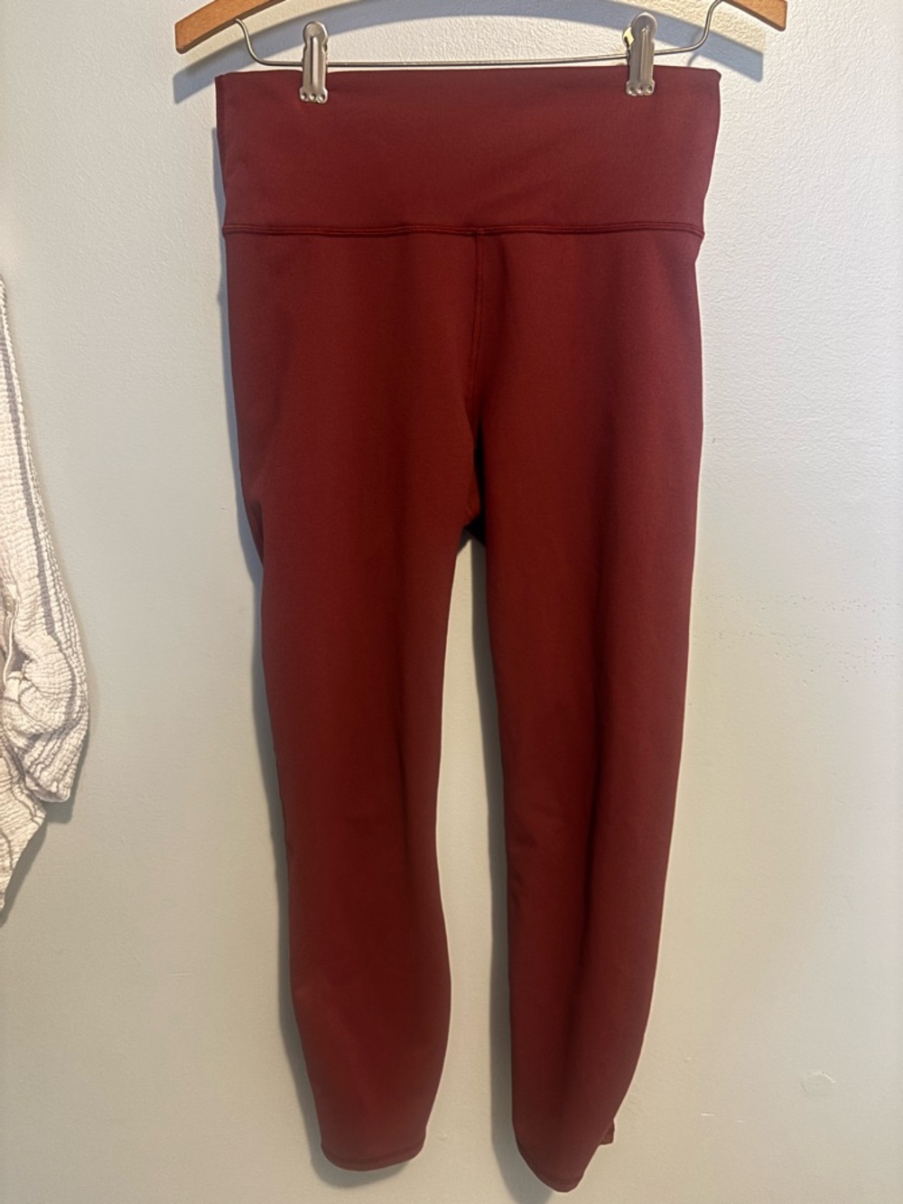Fabletics High-Waist Leggings - Burgundy